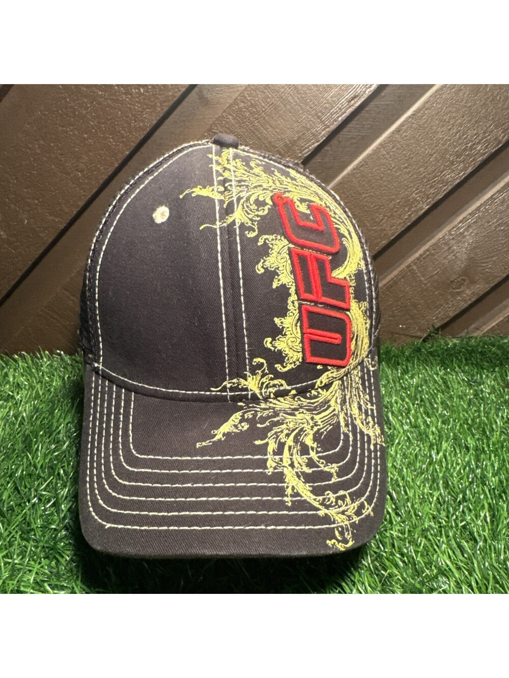 VTG 2008 UFC Ultimate Fighting Championship Trucker Hat Zuffa MMA Gold Foil Cap
